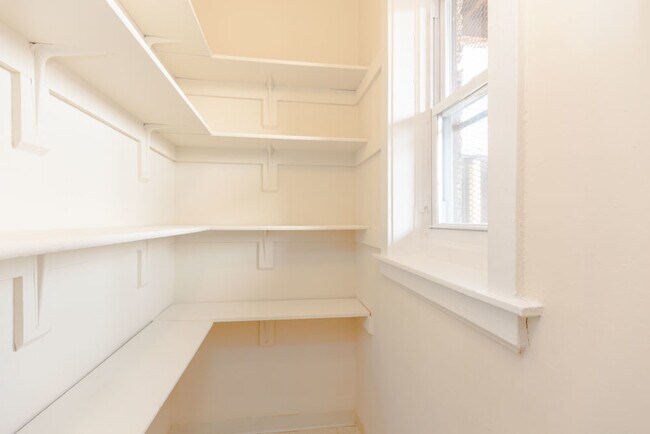 Building Photo - 4613 N Ashland Ave