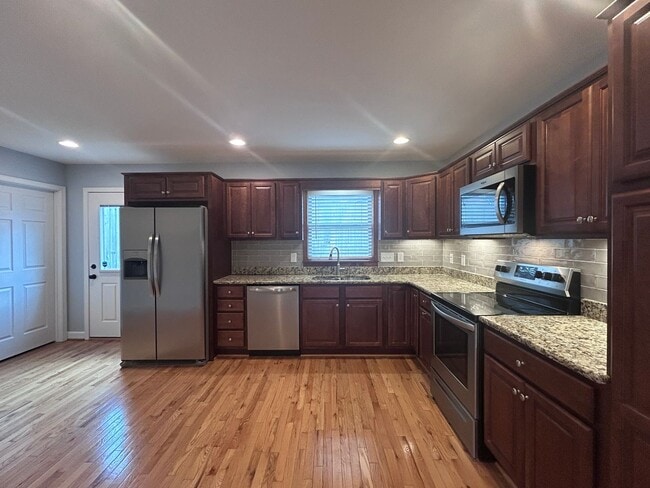 Building Photo - Modern Boone Home | Double Primary Suites | Walk to New Market, Watauga High & the AppalCART