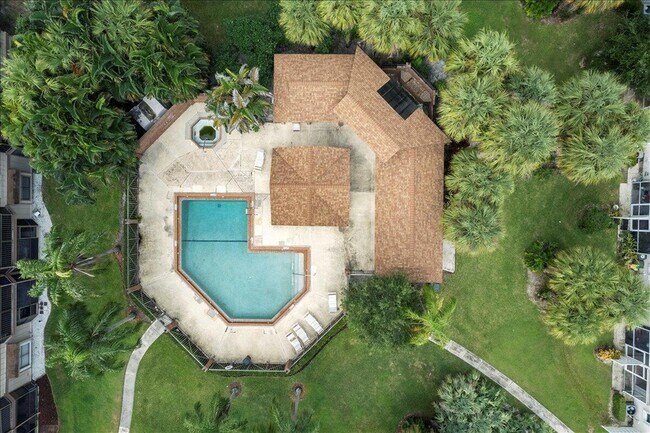 Building Photo - 400 Crosswinds Dr