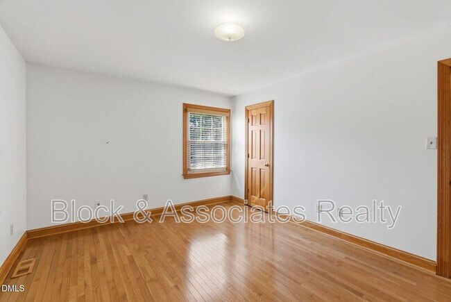 Building Photo - 1200 Boxwood Ln