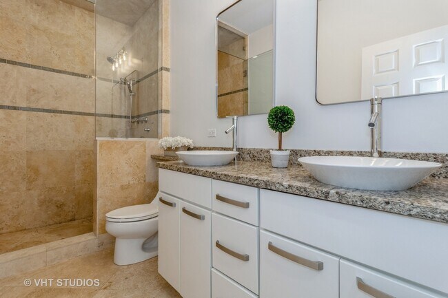 Building Photo - 1644 W Blackhawk St