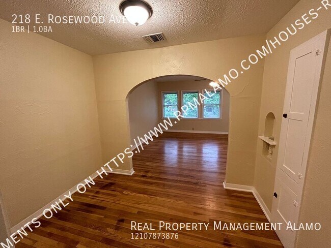 Building Photo - 218 E Rosewood Ave