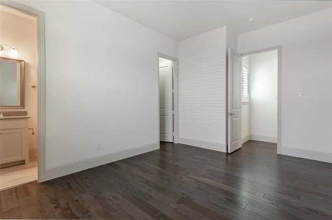 Building Photo - 2006 Pear Tree Dr