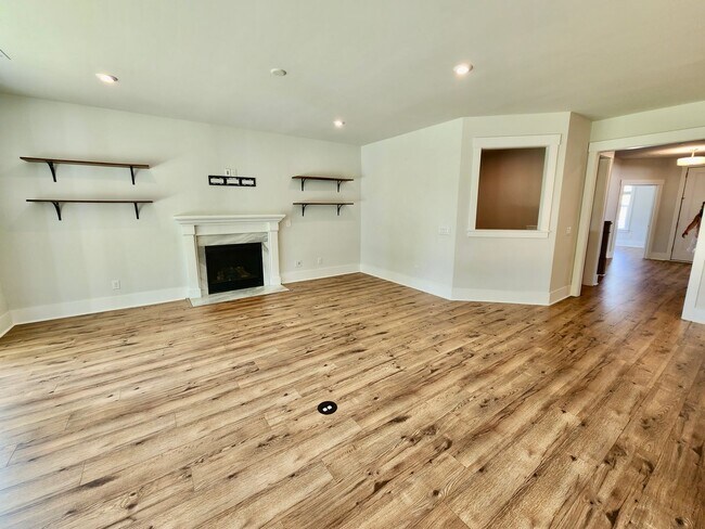 Building Photo - Like new beauty in Point Hope - Charleston