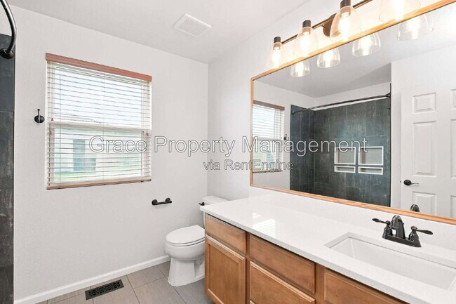 Building Photo - 2057 Alpine Dr
