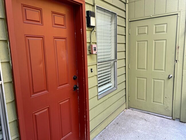 Primary Photo - 500 National Ave N