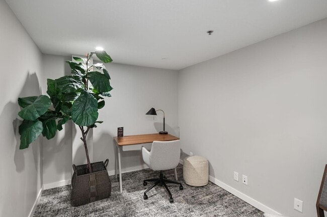 Building Photo - 20 NE 2nd St