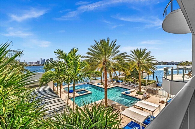 Building Photo - 17301 Biscayne Blvd