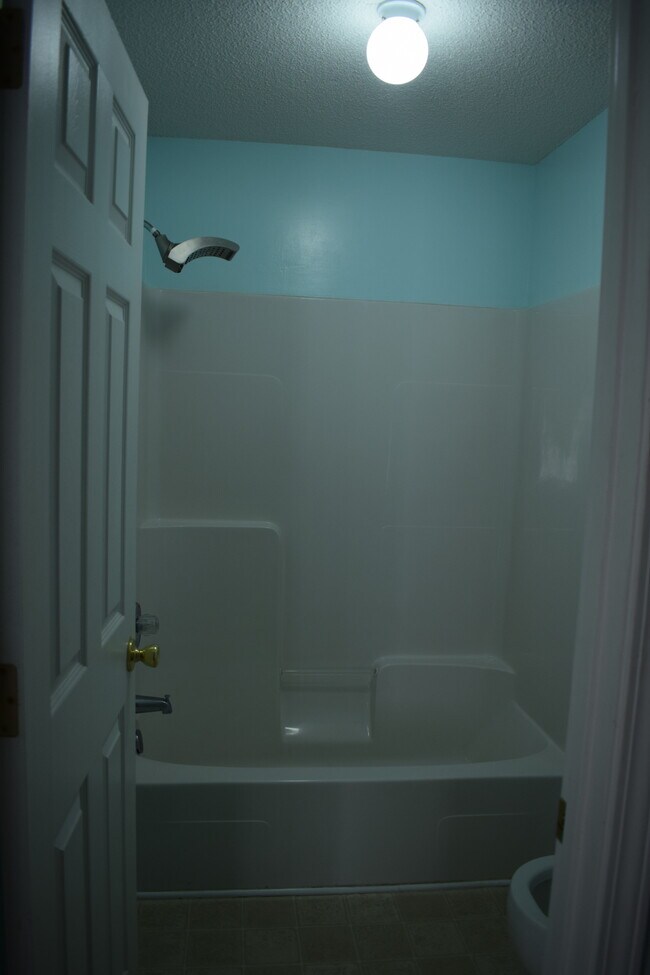 Building Photo - 142 S Springview Dr