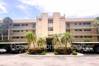 Building Photo - 2614 Cove Cay Dr