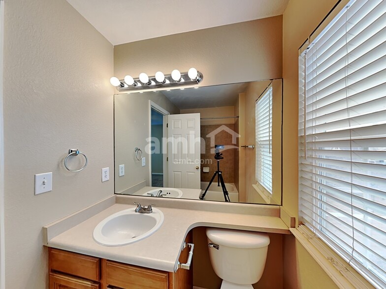Building Photo - 8733 Langford Dr