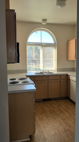 Building Photo - 6317 Barstow Ln SE