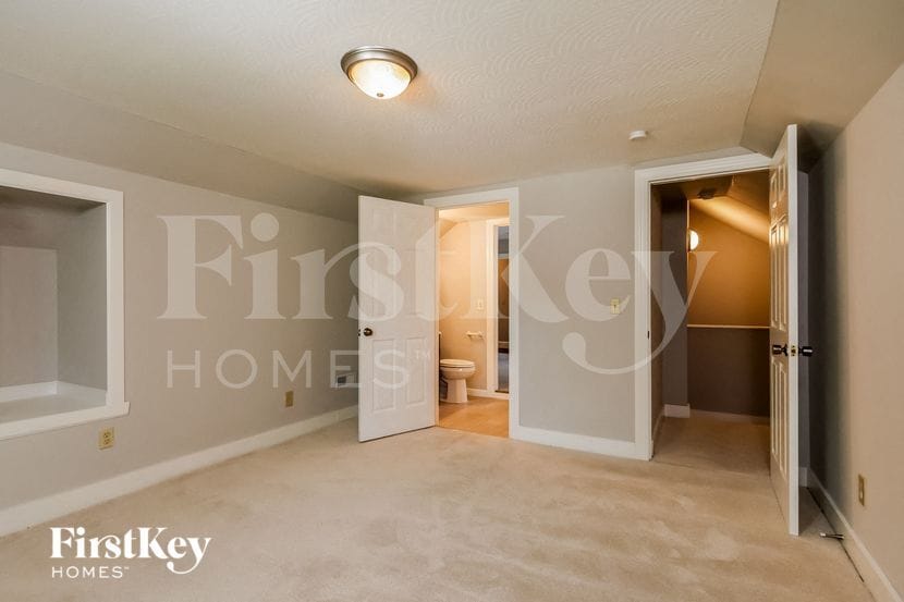 Building Photo - 5621 Willow Twig Ln