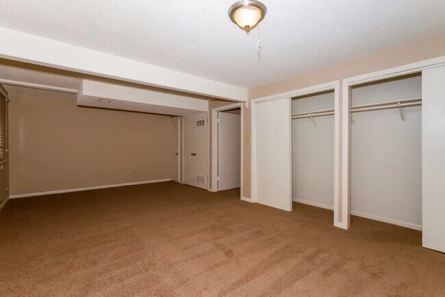 Building Photo - 9286 Clermont Dr