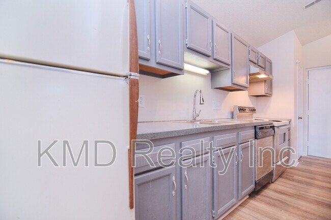 Building Photo - 6120 Meadow Rose Ln