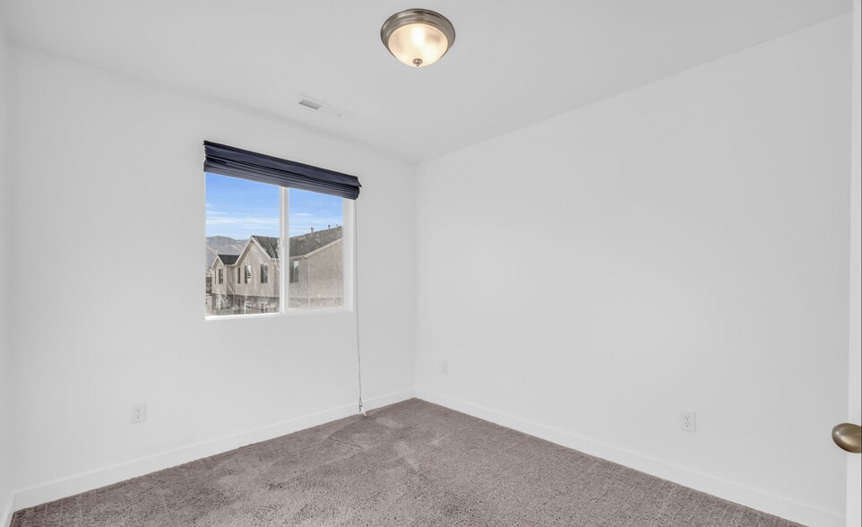 Building Photo - 91 E Legacy Pky