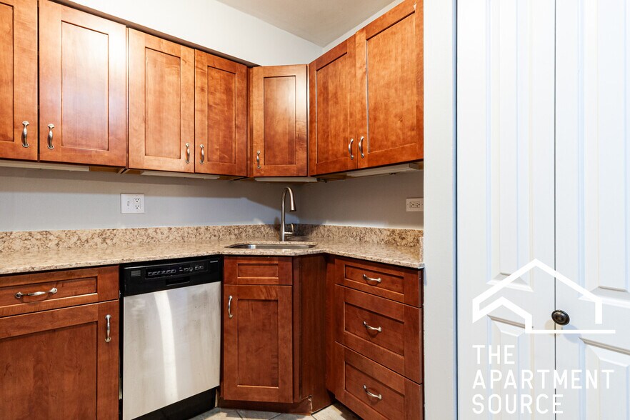 Building Photo - 752 W Gordon Ter