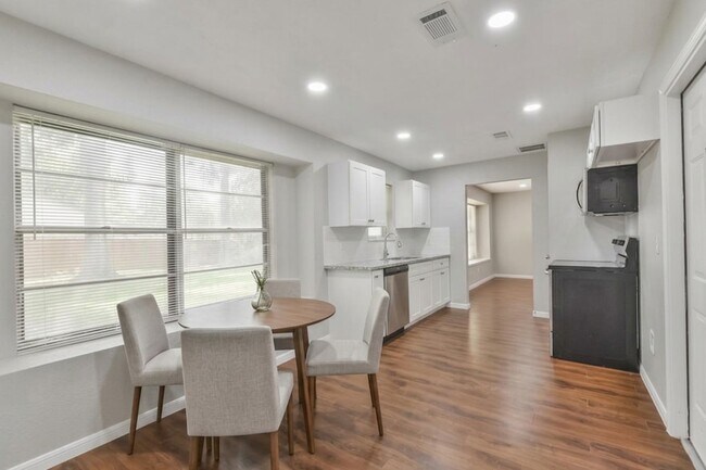 Building Photo - 23102 Wintergate Dr