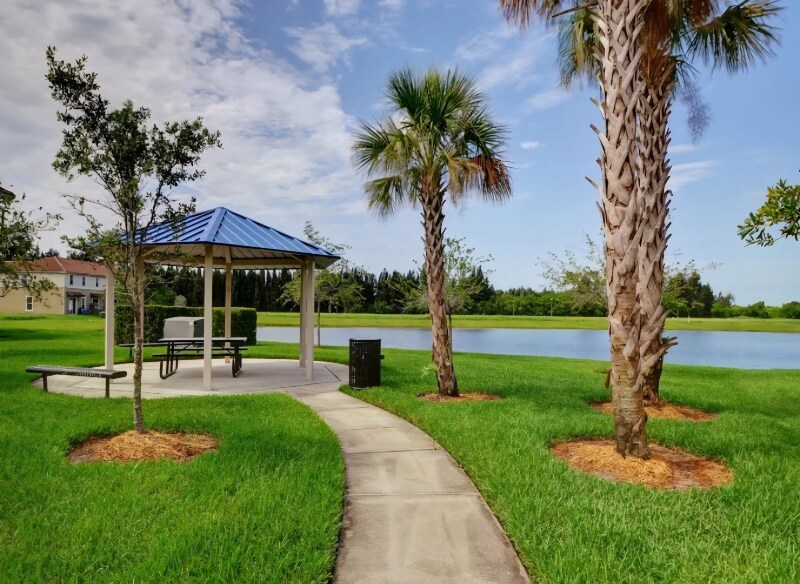 Building Photo - 250 Provence Pl