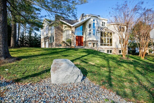 Building Photo - INCREDIBLE 6BR Home in Cabin John. Priced ...