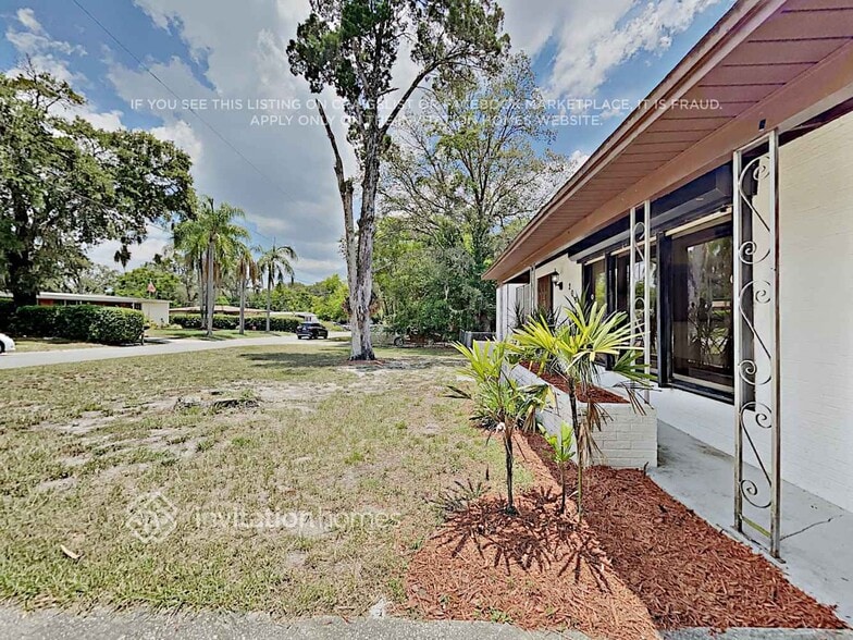 Building Photo - 207 Redwood Ave