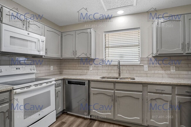 Building Photo - 2813 Newkirk Ct