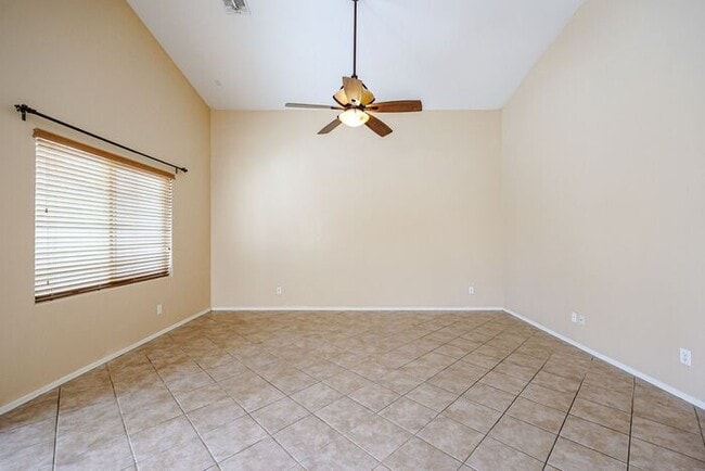 Building Photo - BEAUTIFUL 4 BEDROOM, 2.5 BATH WITH A POOL IN THE HEART OF GILBERT