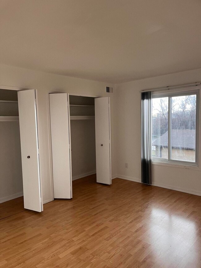 Building Photo - 30445 W 14 Mile Rd