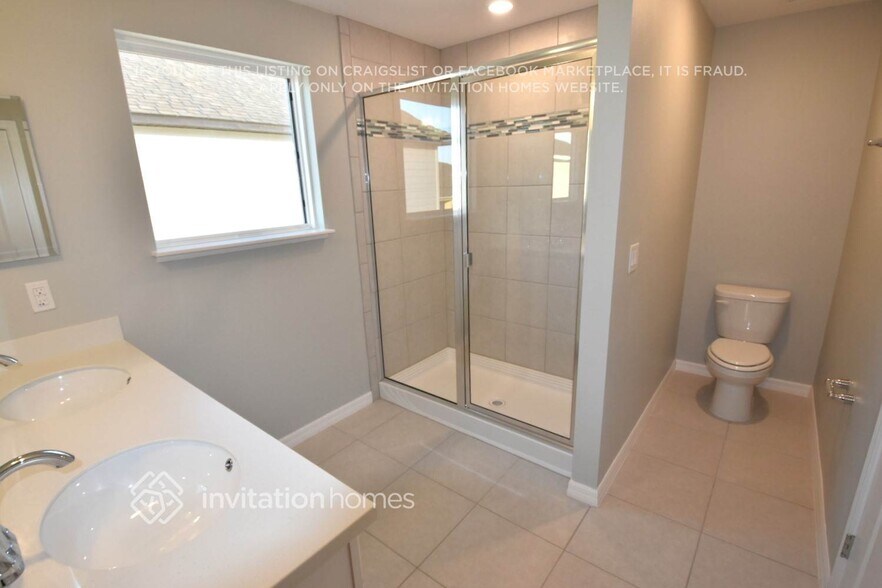 Building Photo - 4718 Birdsong Dr