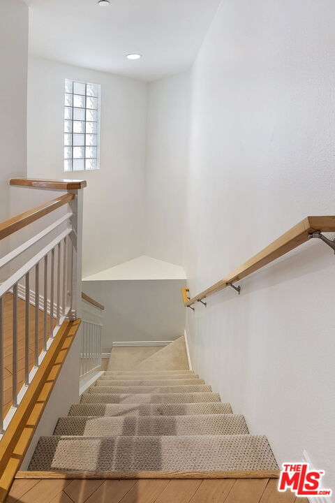 Building Photo - 171 N Church Ln