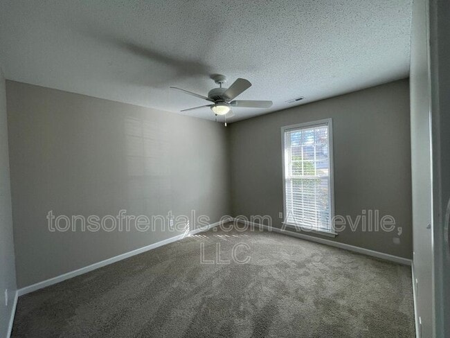 Building Photo - 105 Sandpiper Ct