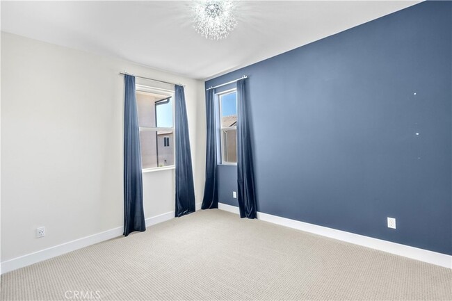 Building Photo - 156 Chorus