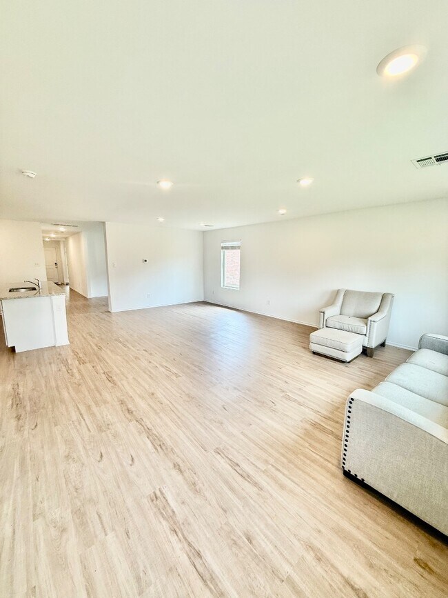 Building Photo - 3733 Palmetto Blf Dr