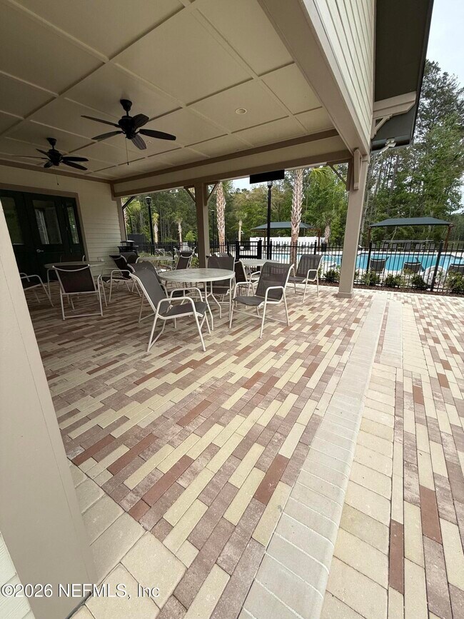 Building Photo - 2105 Featheredge Wy