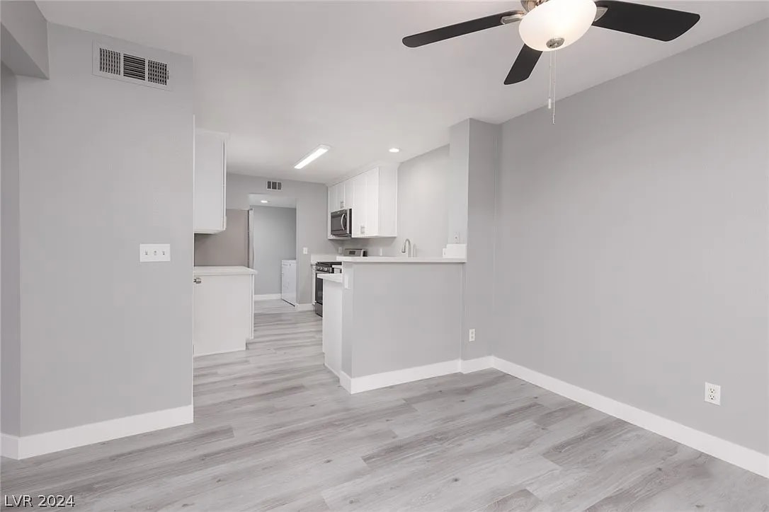 Building Photo - 8437 Majestic View Ave