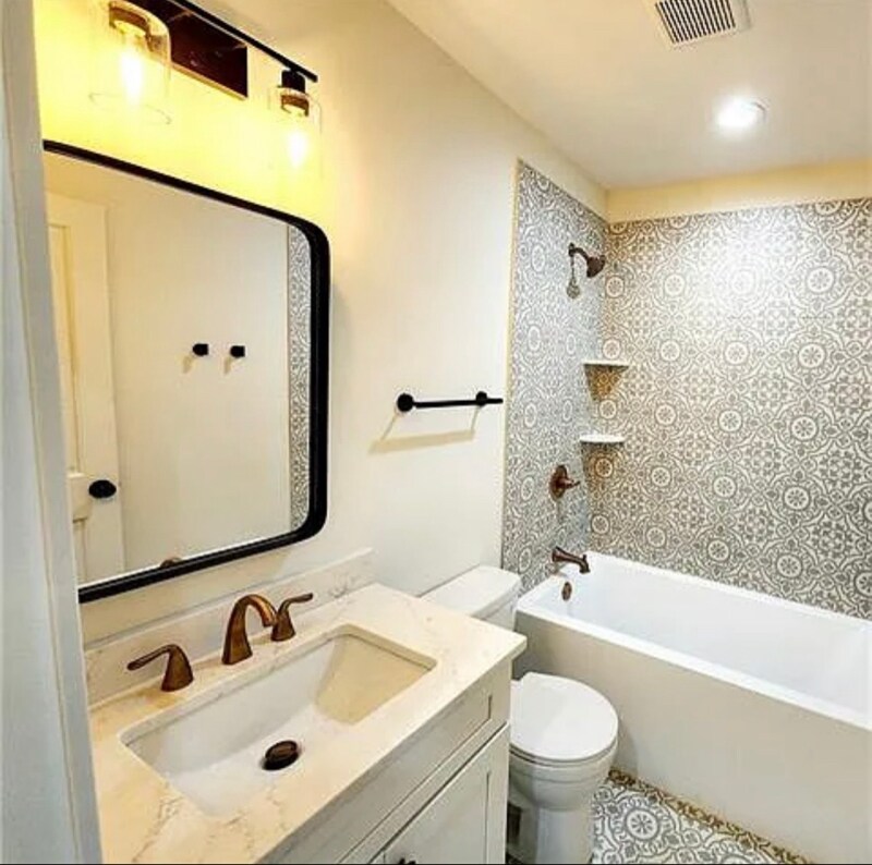 Building Photo - 1434 Louisa St