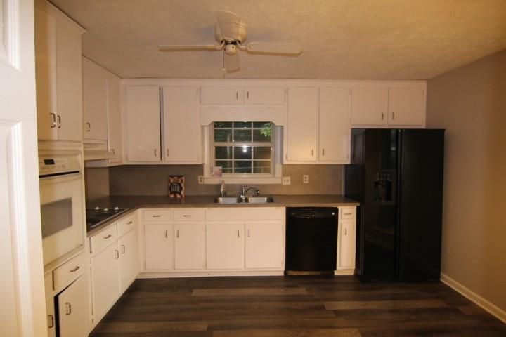 Building Photo - 3765 Manor House Dr