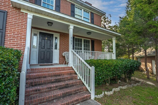 Building Photo - 509 Holly Ridge Ln