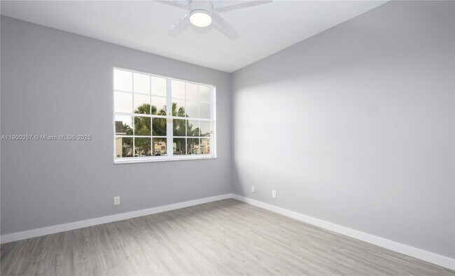 Building Photo - 16697 Hemingway Dr