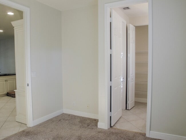 Building Photo - 124 Jesup Ln