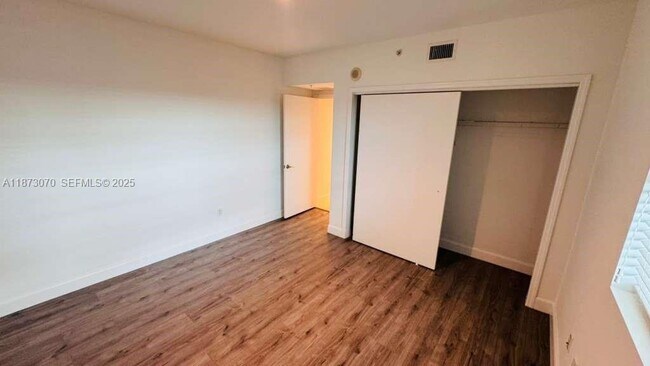 Building Photo - 15051 Royal Oaks Ln