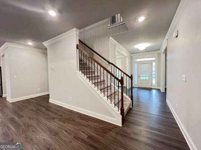 Building Photo - 4675 Silver Oak Dr SW