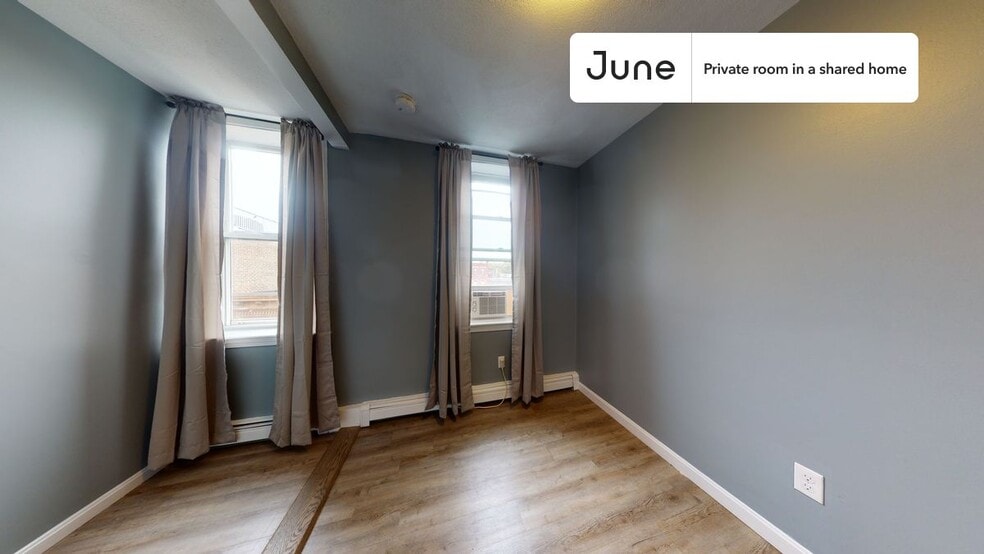 Building Photo - Room in Shared 3 bed/1 bath home