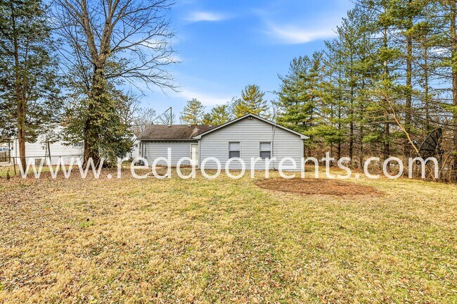 Building Photo - Charming 3-Bedroom Ranch in Plainfield