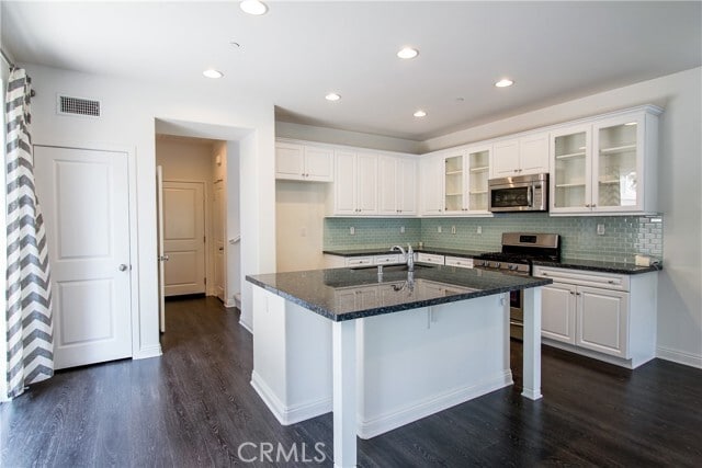 Building Photo - 3981 E Heritage Ln