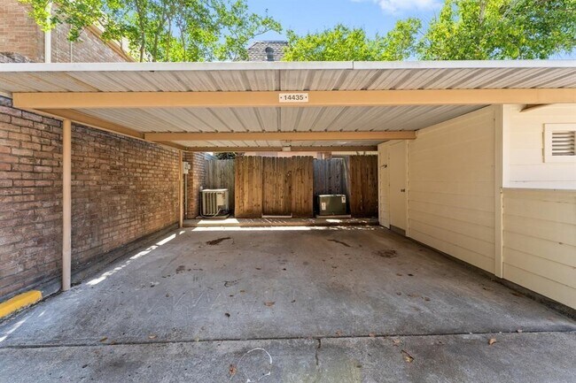 Building Photo - 14435 Still Meadow Dr