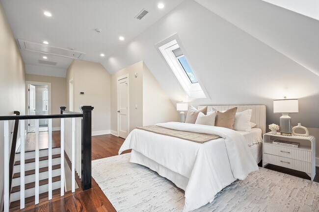 Building Photo - 31 East Ave