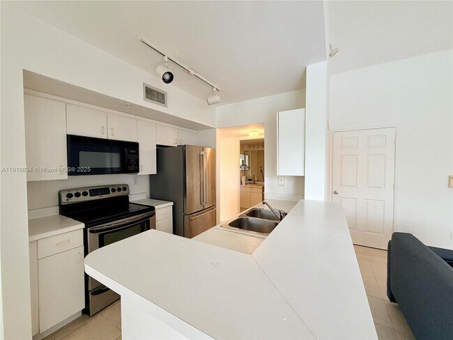 Building Photo - 2600 S University Dr