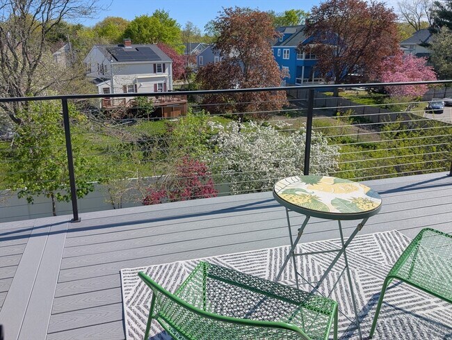 Building Photo - 6 Gordon Rd