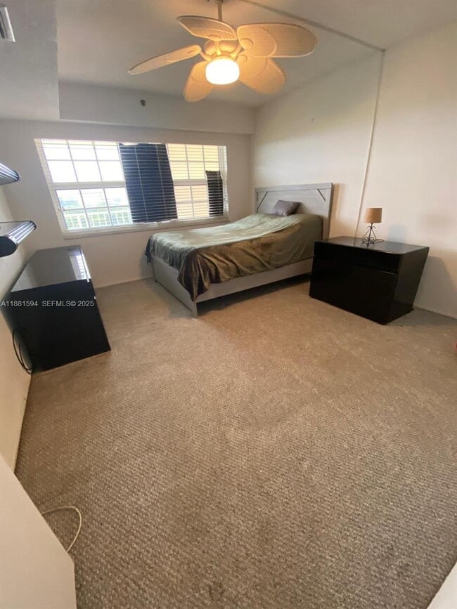 Building Photo - 3507 Oaks Way